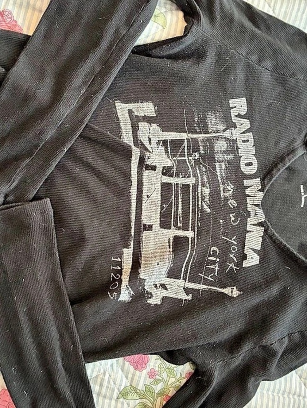 Hollister Radio Mania Graphic Notch-neck Baby Tee Black Large
